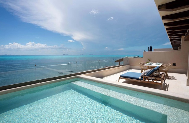 Luxury Stay | 5BR | Beachfront PH w/Rooftop Pool