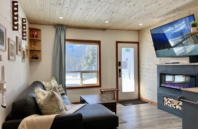 Luxury Stunning Mountain View King Bed Jacuzzi Free Parking Family Friendly