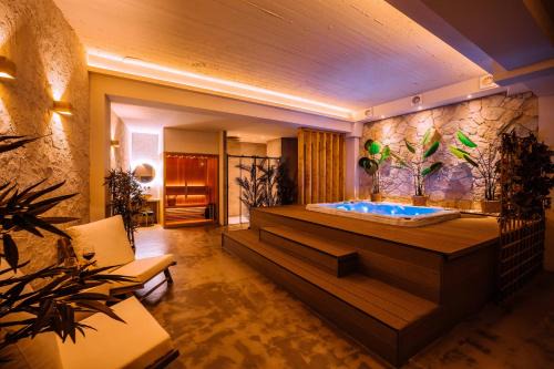 Luxury Suite with Sauna & Private Wellness