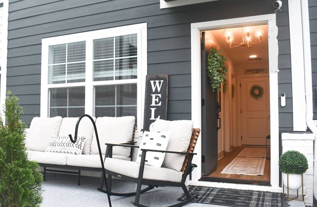 Luxury townhome close to downtown!