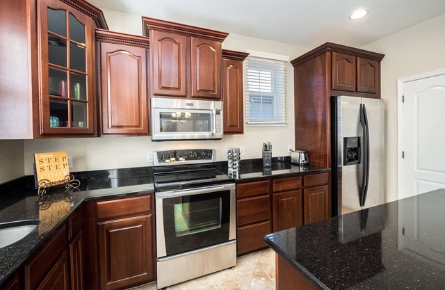 Luxury Townhouse near San Tan Village Mall in Gilbert- Sleeps 6