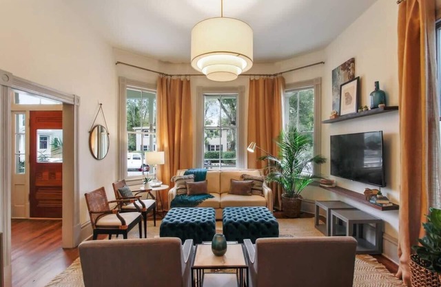 Luxury Victorian Retreat | Heated Pool