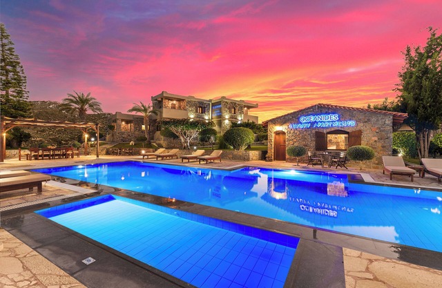 Luxury villa by the pool in Crete