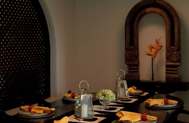 Luxury Villa close to the airport
