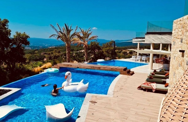 Luxury villa in Grimaud with Gulf view