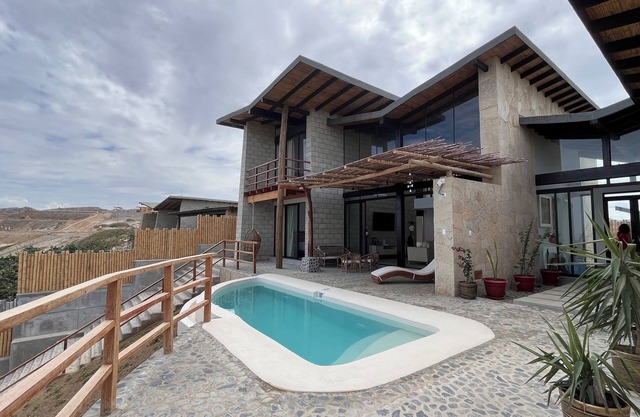 🏝 Luxury villa in Vichayito: infinity swimming pool, private forest, ocean view, 14 p
