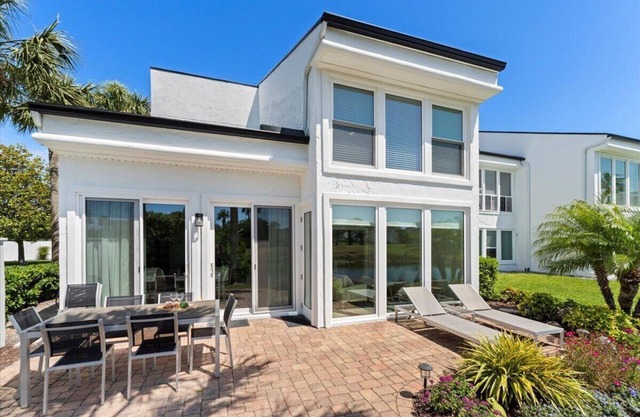 Luxury Villa at Sawgrass Country Club on the 4th hole