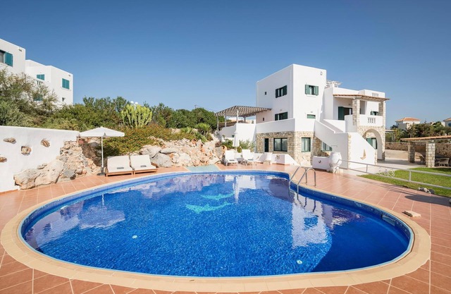 Luxury villa with Amazing Sea views, Private Pool, minutes away from the Beach