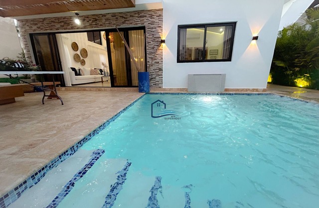 Luxury Villa with Heated Private Pool near the Beach-Bars-Restaurants