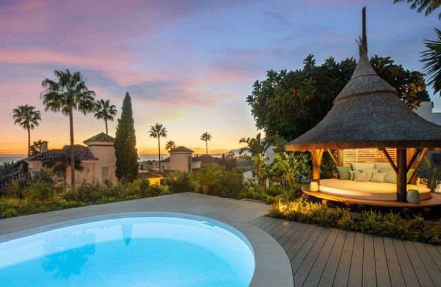 Luxury Villa with High Security, Pool & Jacuzzi