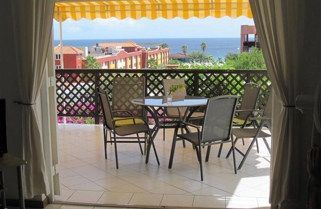 Luxury villa with sea views in the secure Royal Palm Resort Pool