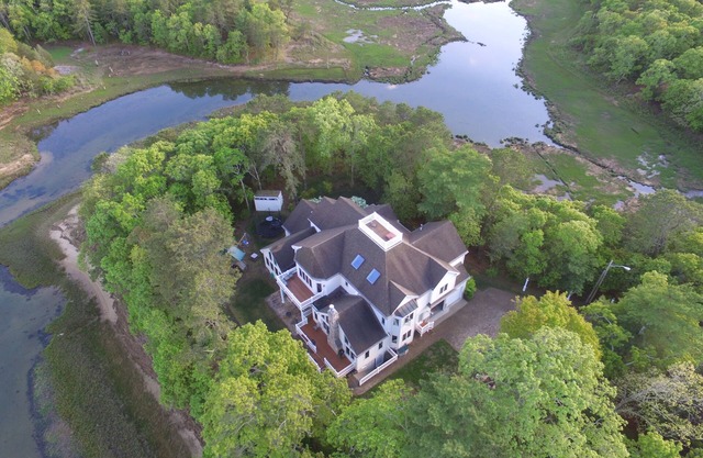 "Luxury Waterfront Retreat – Spacious, Secluded, and Perfect for Events!"n