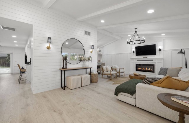 Luxury Wellington Pool Home!