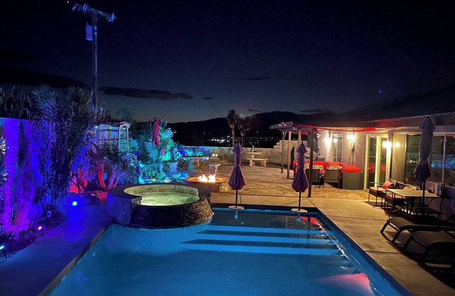 Luxury Zen Retreat with Mineral Saltwater Pool, Spa, Koi pond & Views