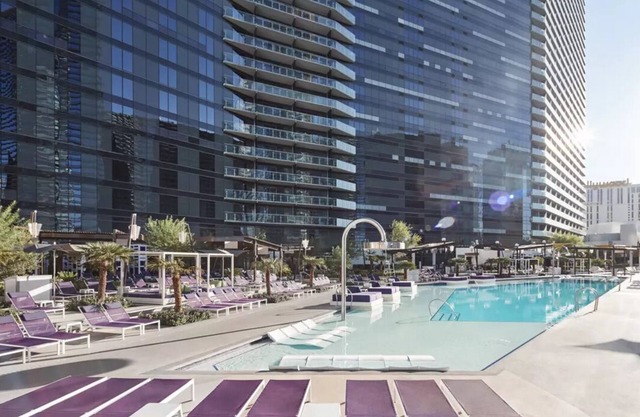 LVStripHouse Condos Sleeps up to 14