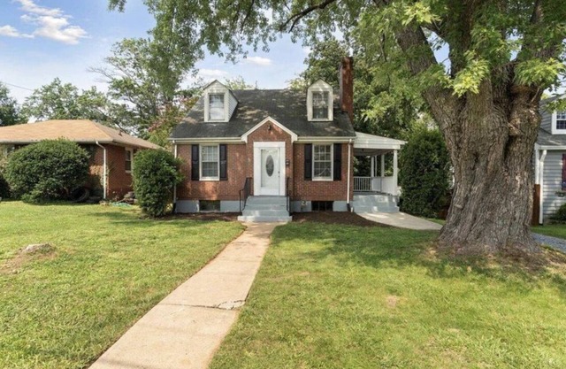 Lynchburg Leisure - near Liberty, Lynchburg University, and the hospital!