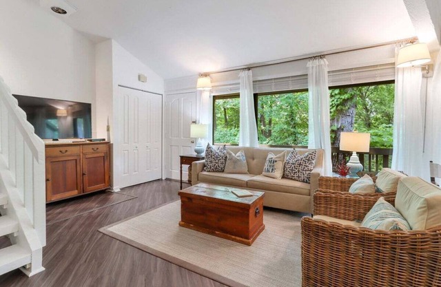 Lyon's Den |Golf Cart |Next to Abbey Springs Club House, Pool & Private Beach |Walk-Out Balcony
