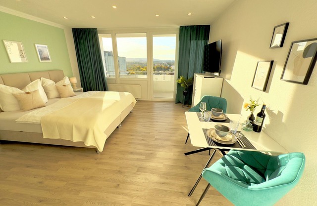 M&D apartments near the stadium with balcony - Netflix - Kitchen - Sunset View