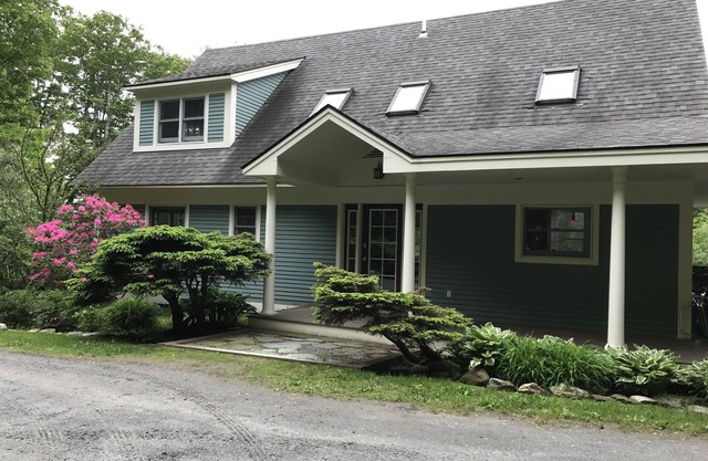 Mad River Valley - Beautiful 4 BR home with stunning views of slopes