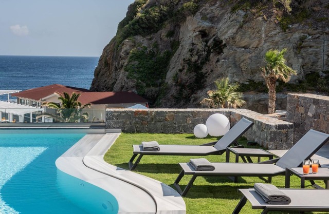 Made By The Sea Villas 9 BDRM