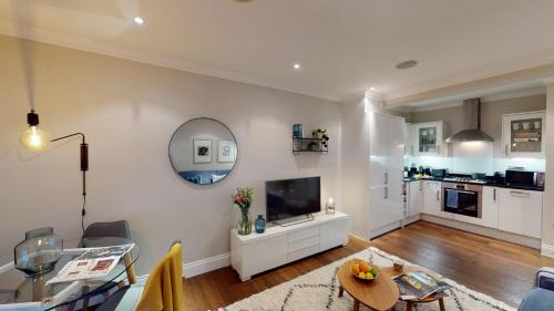 Madison Hill - White Hill House 3 - 1 bedroom flat