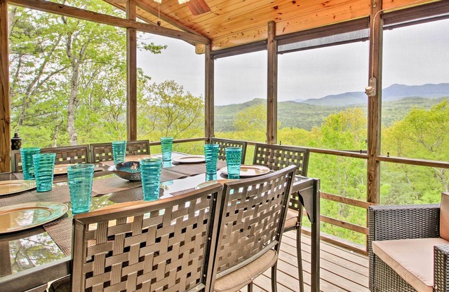 Madison Home w/ Sunroom: 10-Mins to Boulder Beach!