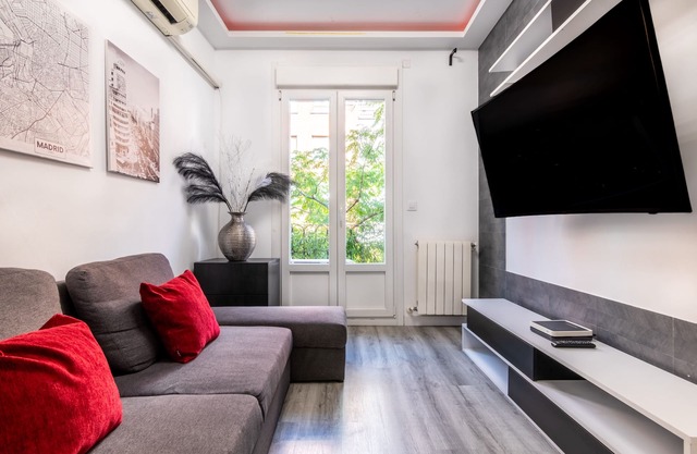Madrid Cozy & Minimal Seasonal