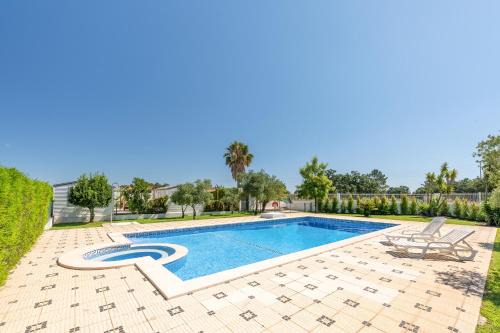 Magalhães Village by LovelyStay