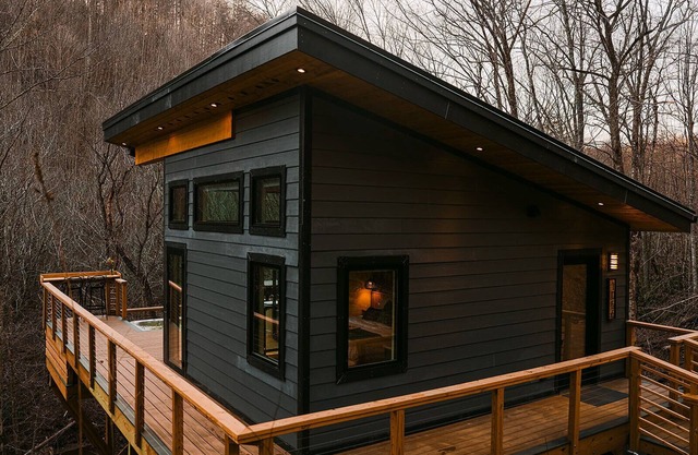 Magical treehouse cabin in Todd w/private swimming hot tub, 6 acres, AC, WiFi