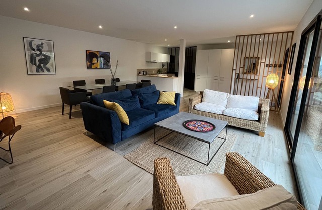 Magnificent house/apartment 10 mins from the historic center.