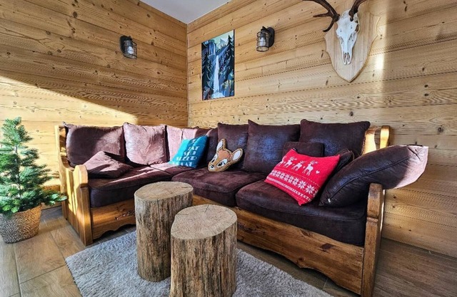 Magnificent mountain chalet with outdoor wood-fired sauna, 4 stars
