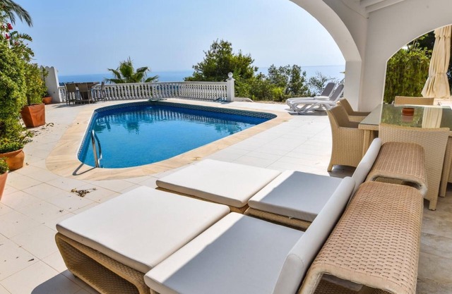 Magnificent villa with stunning sea views