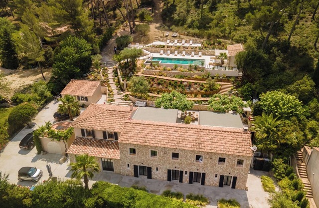 Magnifique Bastide Moderne Entièrement Rénovée Avec Piscine