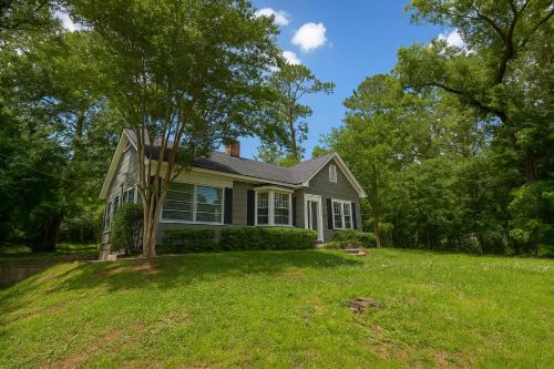 Magnolia Hill Vacation Home Rental in Meridian Mississippi Poplar Springs Historic District