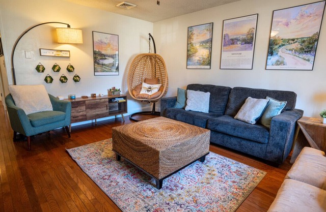 Main Retreat w/King Bed in Master, and has Garage