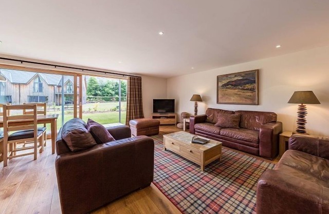 Mains of Taymouth, Kenmore ~ 5* 1 The Gallops - Downstairs property - sleeps 4 guests in 2 bedrooms