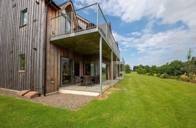 Mains of Taymouth, Kenmore ~ 5* No. 5 The Gallops - Downstairs property - sleeps 4 guests in 2 bedr