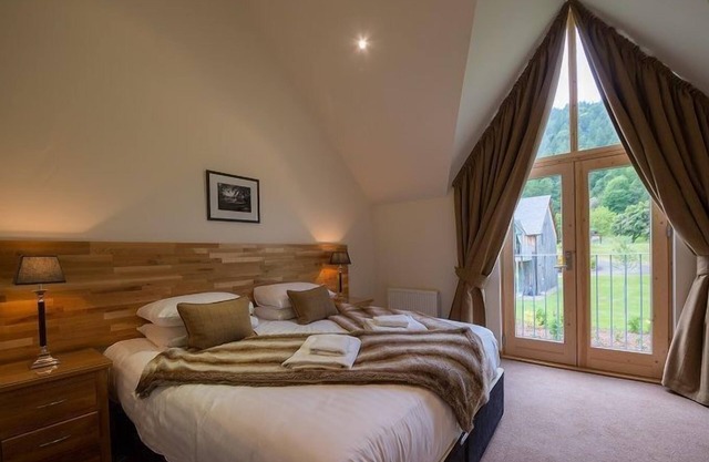 Mains of Taymouth, Kenmore ~ 5* 12 Maxwells - sleeps 4 guests in 2 bedrooms