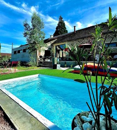 Maison ancienne moderne et design - 6 chambres 6 sdb - avec piscine et grand parc