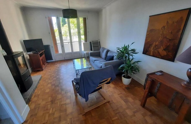 Maison au Calme, prés du centre Parking Privé
