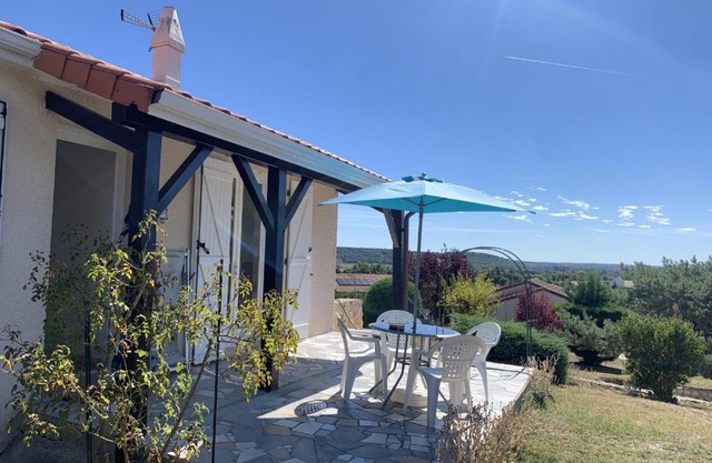 Maison avec jardin près des Thermes, 2 chambres, équipements modernes, à La Roche-Posay - FR-1-541-33