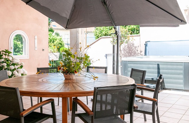 Maison Bourgeoise dans l'Enclave des Papes - Valréas - Sleeps 10