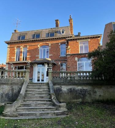 Maison confortable avec piscine privée à Bailleul