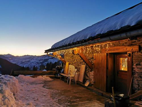 Maison de charme à Séez avec vue sur montagne, cheminée