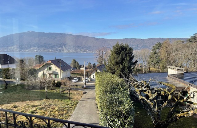 Maison de village vue lac