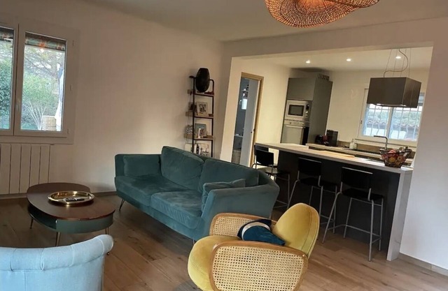 Maison Familiale Avec Jardin et Piscine à Proximité de Marseille et Cassis