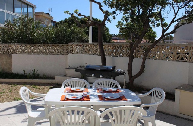 Maison familiale rénovée, à 100m de la plage, terrasse, garage, wifi, au centre de Port-la-Nouvelle - FR-1-229C-51
