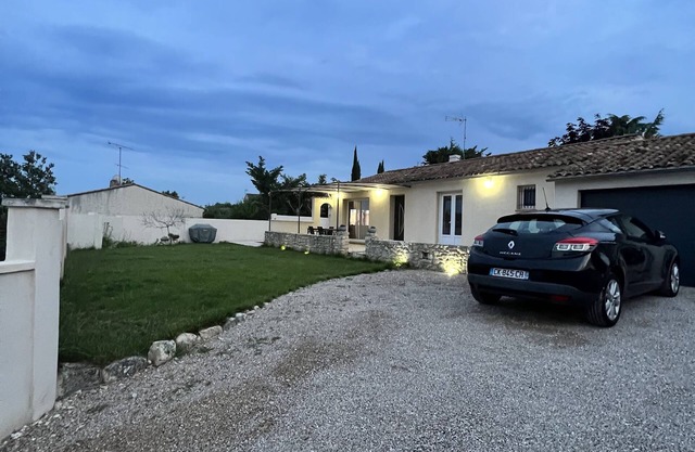 Maison Individuelle Avec Piscine et Dépendance