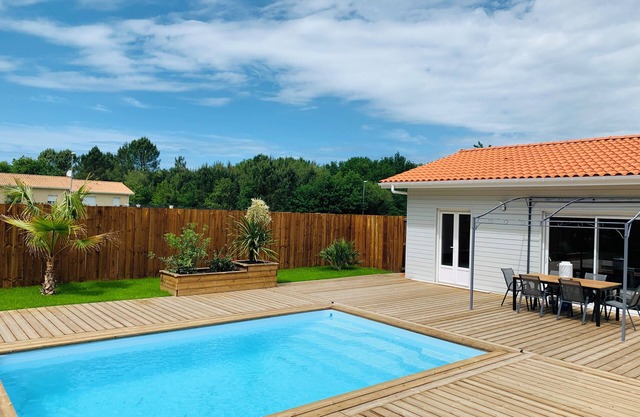 Maison Piscine Couverte Chauffée Proche Soulac, Montalivet