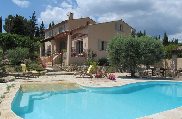 Maison Provencale Avec Piscine